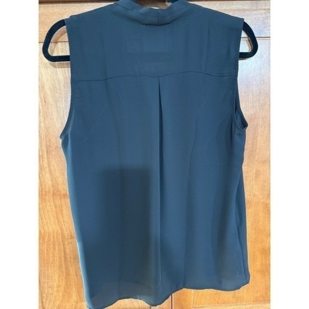 LOFT Black Mixed Media Sleeveless Blouse V-Neck Pleat Front NWT Medium - Picture 2 of 8